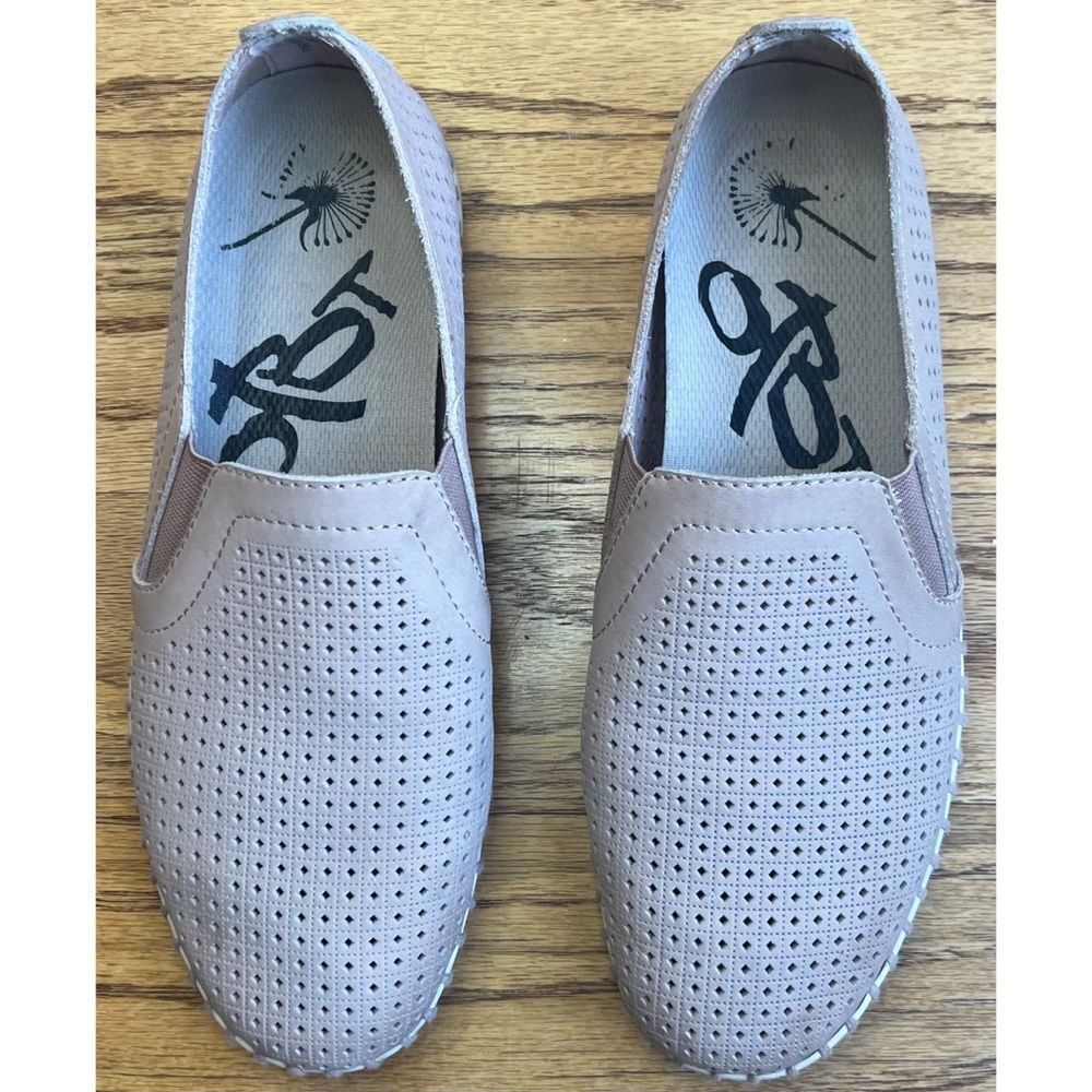 OTBT Women’s Cocoa Tan “Universe” Slip On Perforated Leather Flat Shoe Size 7.5 - Picture 4 of 11
